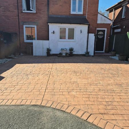 Accomadation Wrexham Ngoại thất bức ảnh
