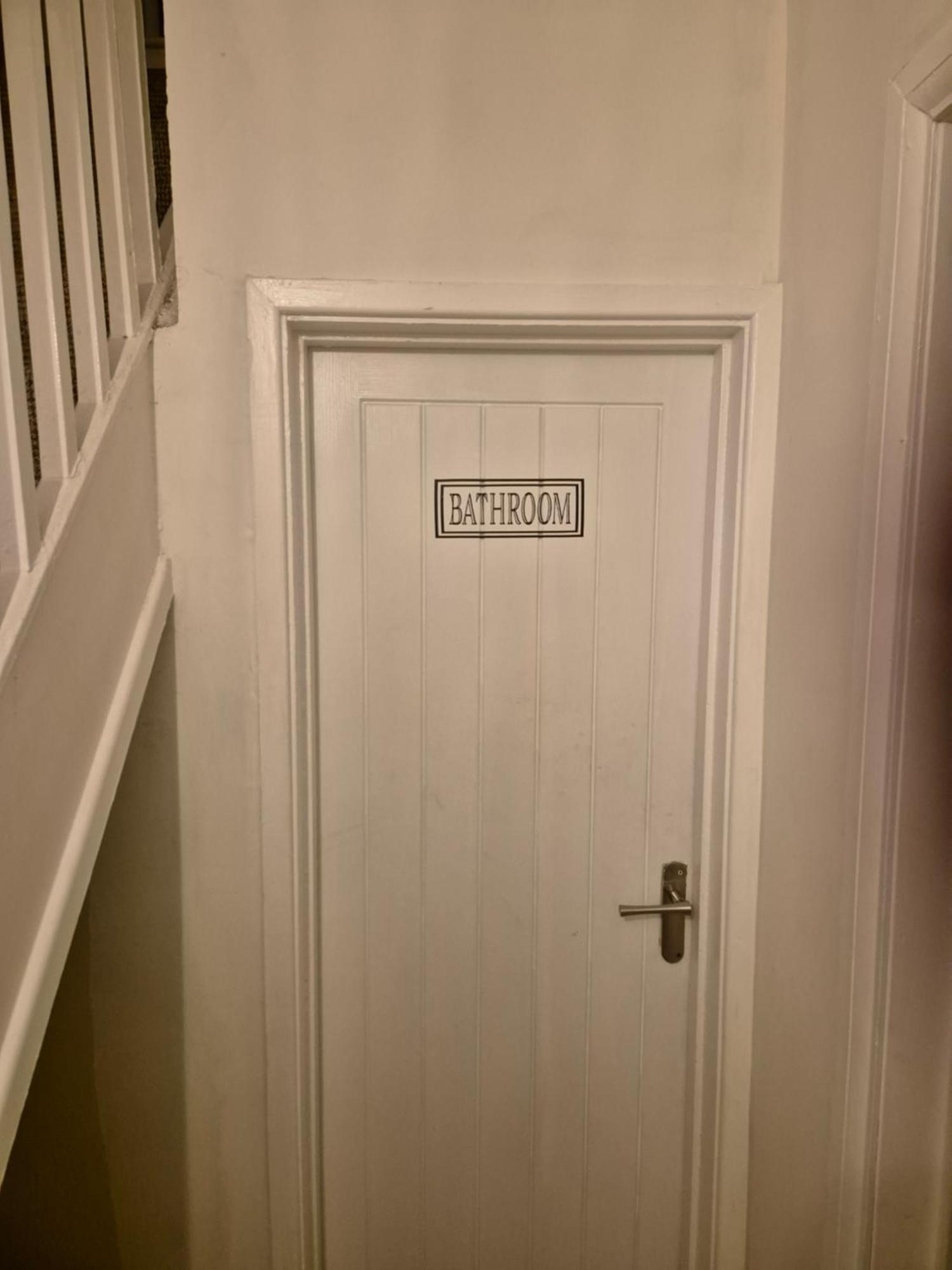 Accomadation Wrexham Ngoại thất bức ảnh