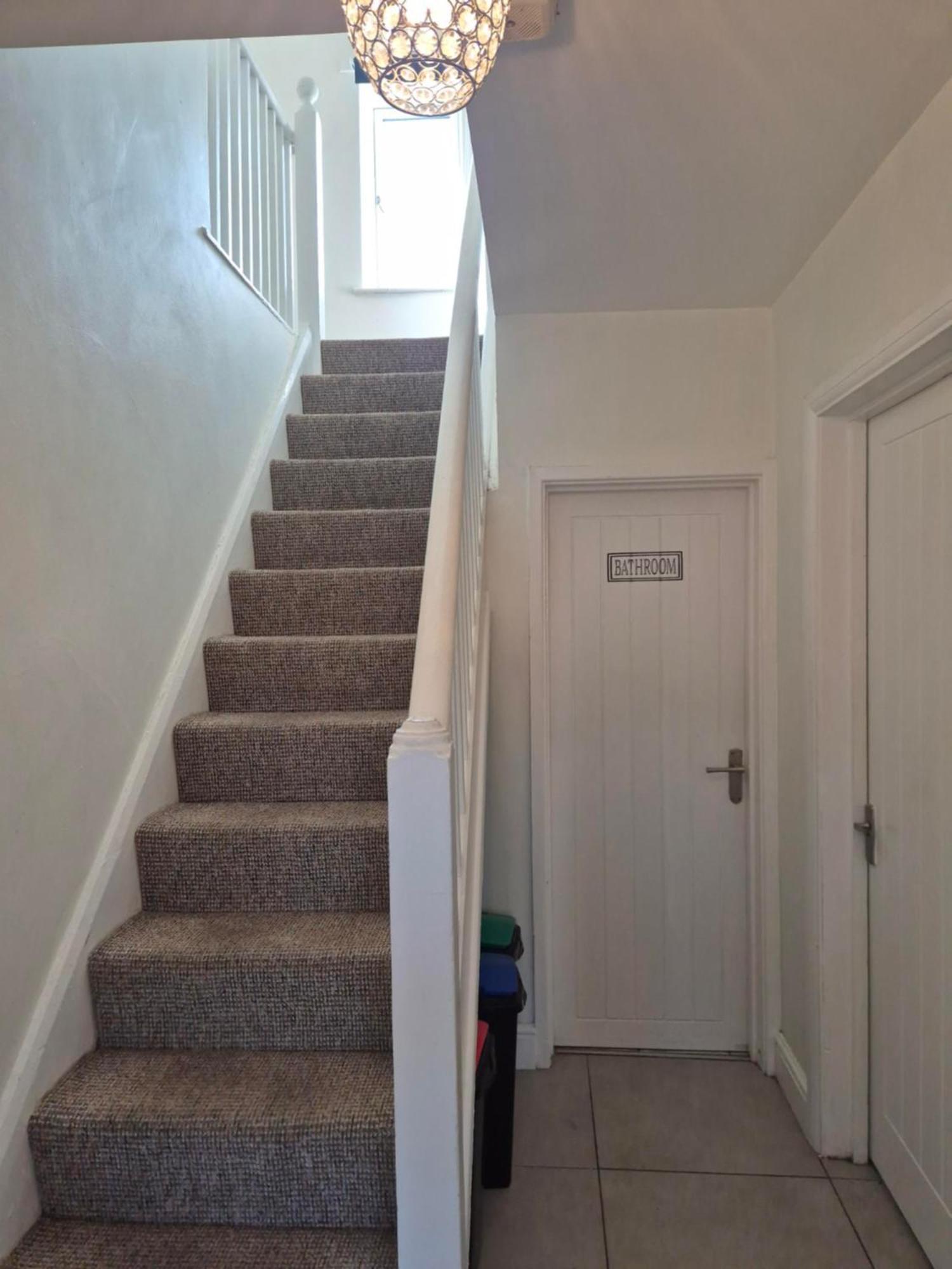 Accomadation Wrexham Ngoại thất bức ảnh
