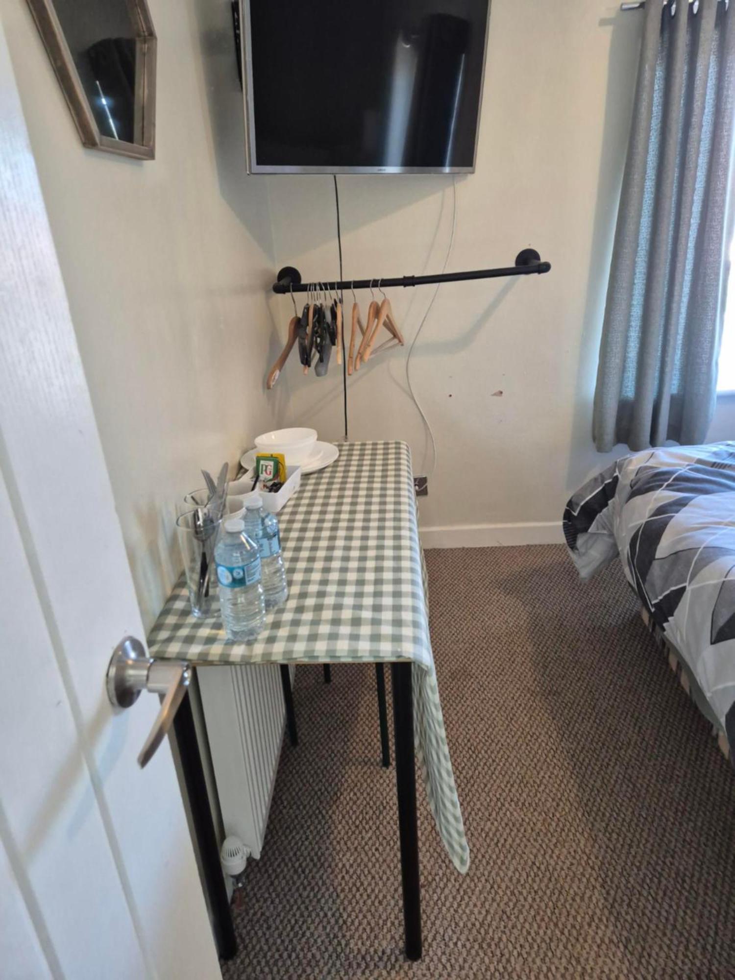 Accomadation Wrexham Ngoại thất bức ảnh