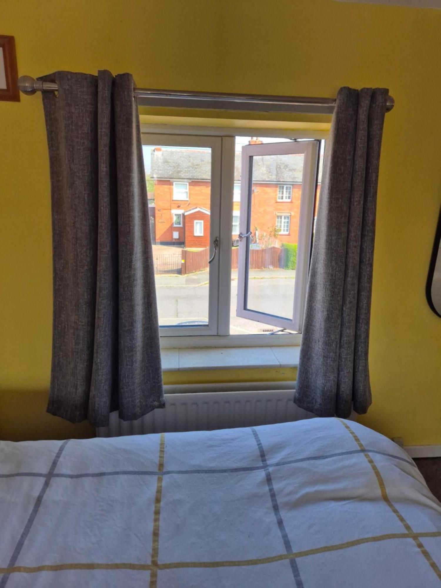 Accomadation Wrexham Ngoại thất bức ảnh