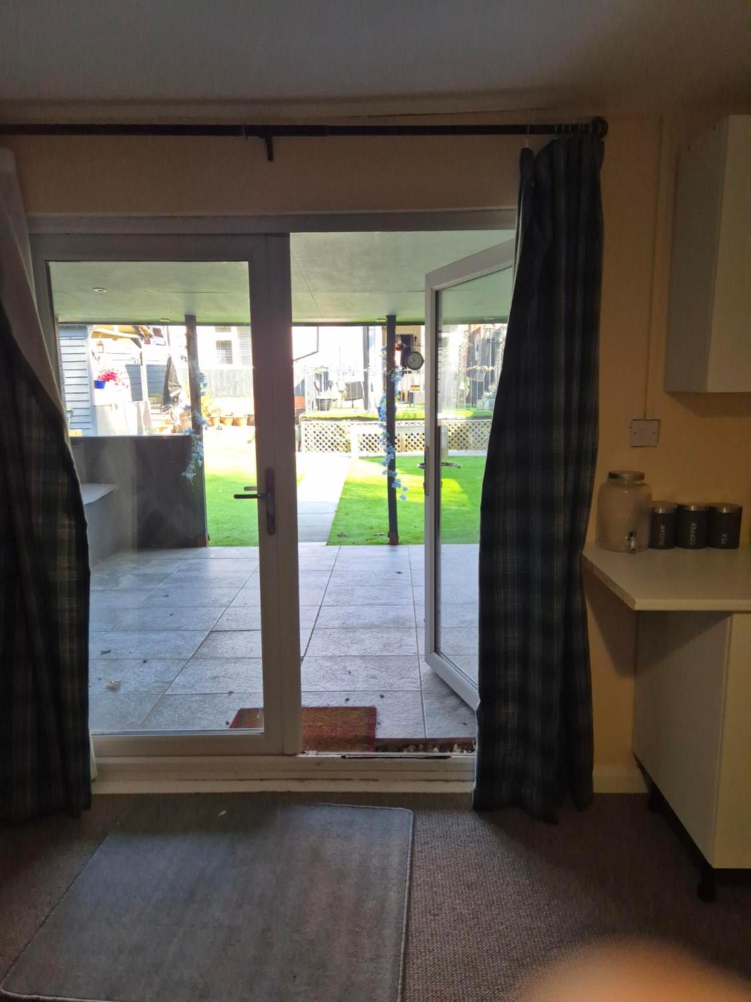 Accomadation Wrexham Ngoại thất bức ảnh