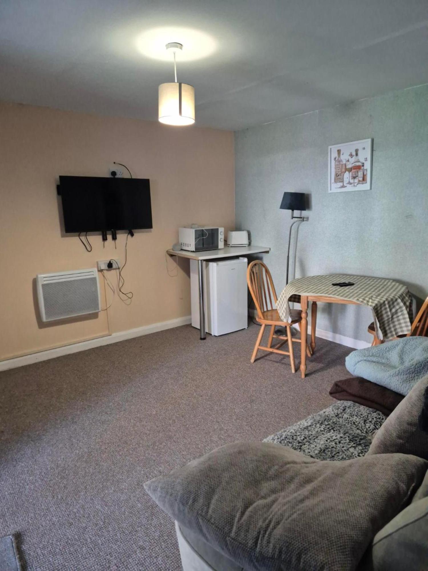 Accomadation Wrexham Ngoại thất bức ảnh