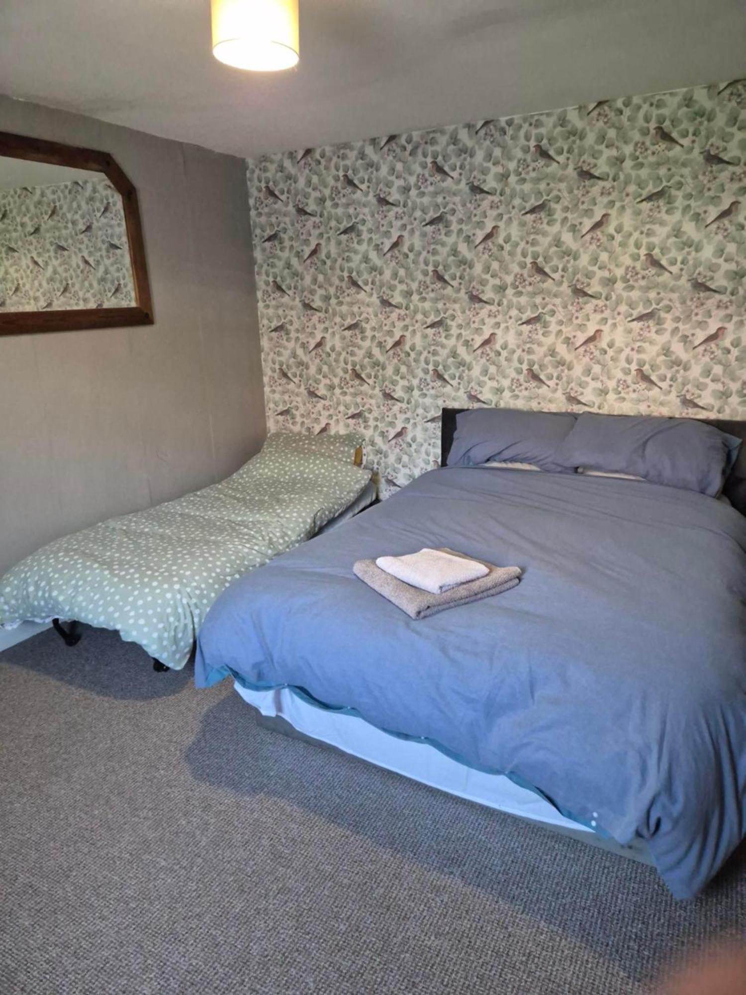 Accomadation Wrexham Ngoại thất bức ảnh