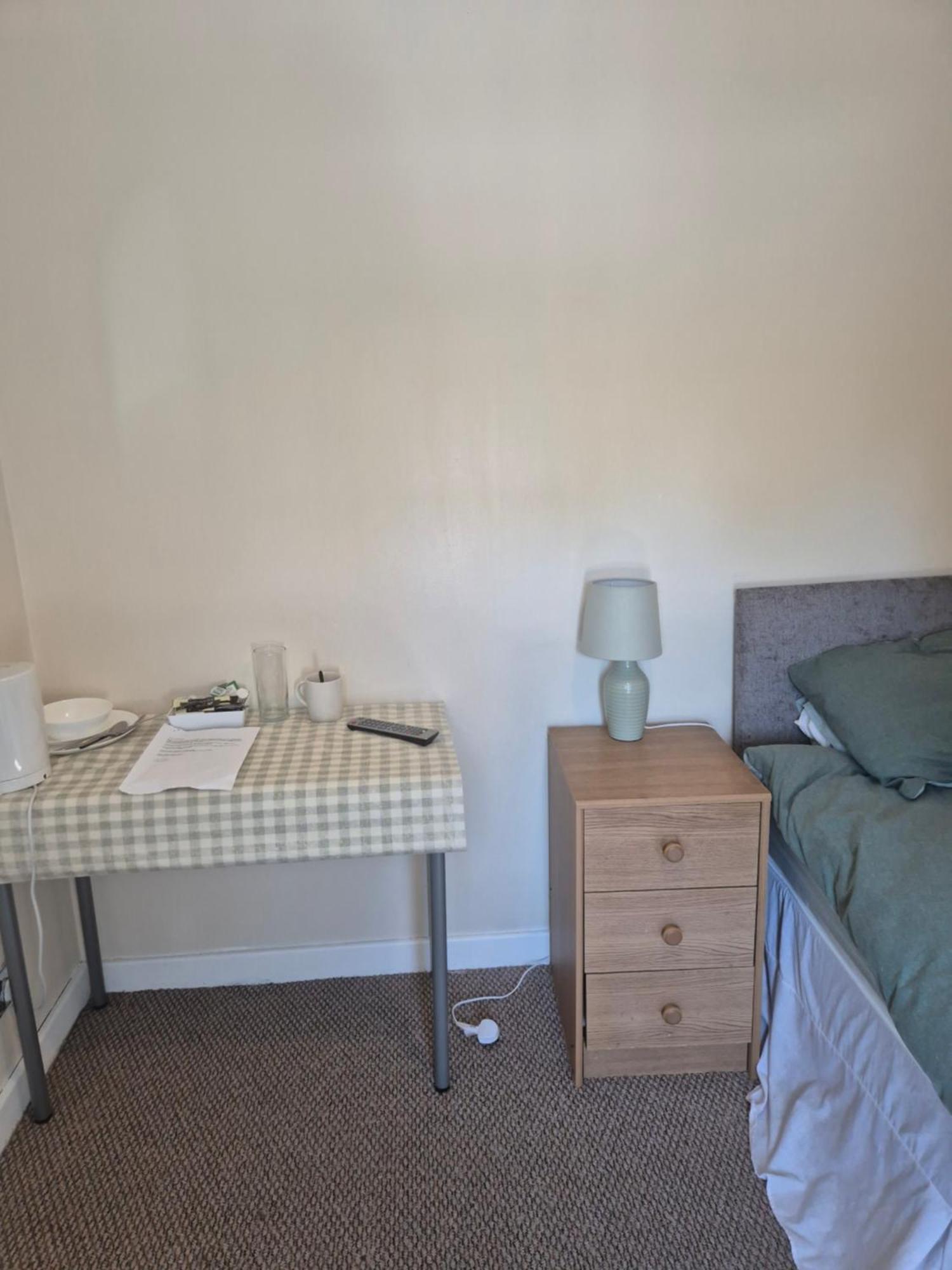 Accomadation Wrexham Ngoại thất bức ảnh