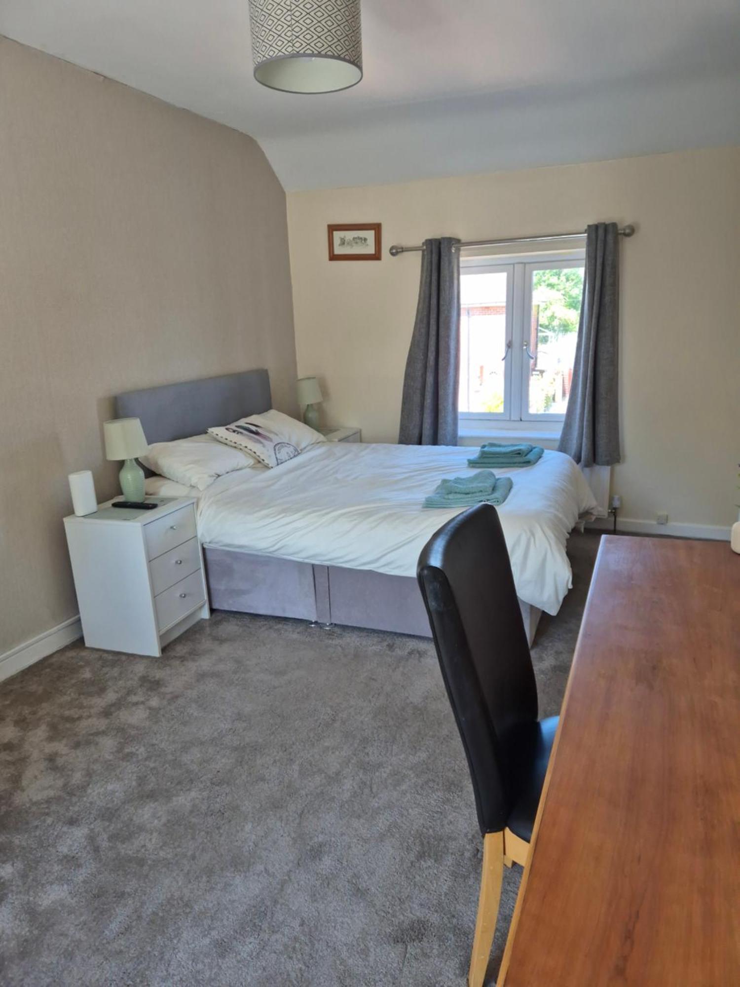 Accomadation Wrexham Ngoại thất bức ảnh