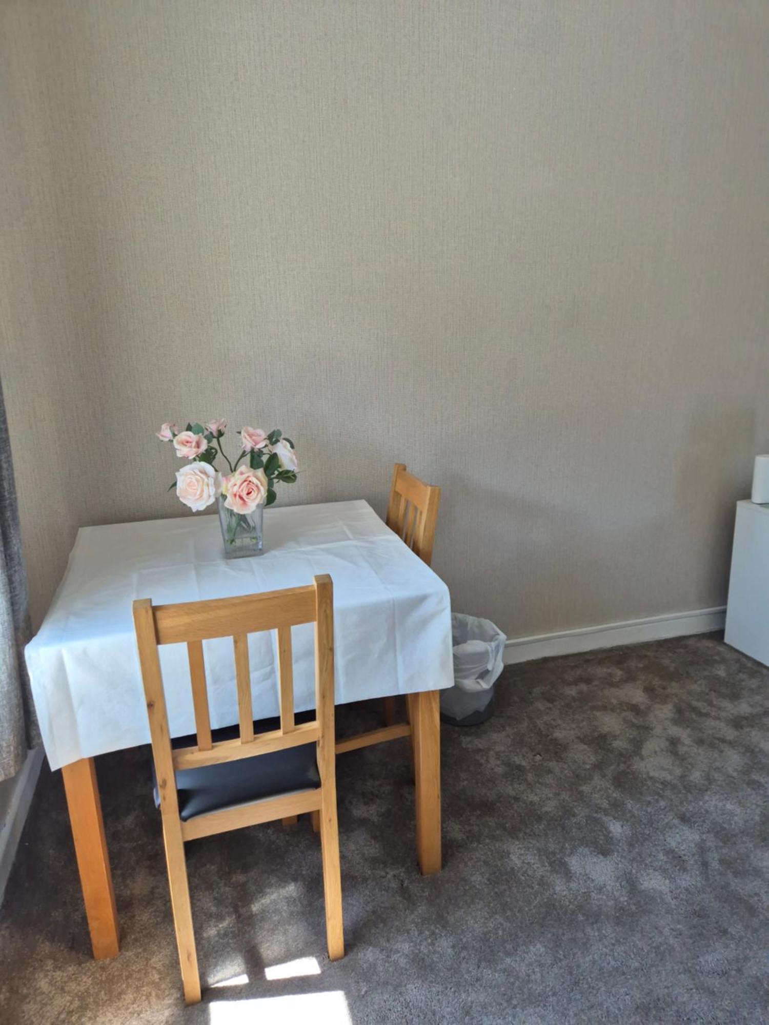 Accomadation Wrexham Ngoại thất bức ảnh